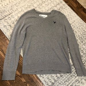 Men’s American Eagle long sleeve V-neck sweater